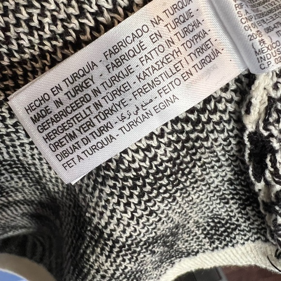 Zara Black and Cream Geometric Knit Cardigan - Picture 8 of 9